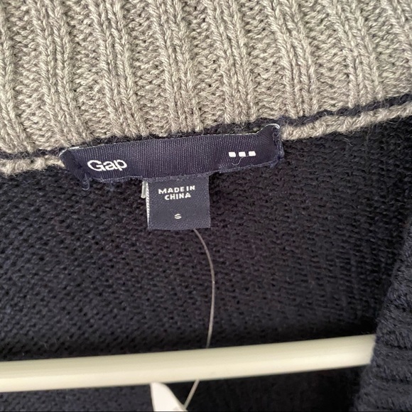 NWT! Unisex Gap Navy Cardigan - Picture 4 of 5